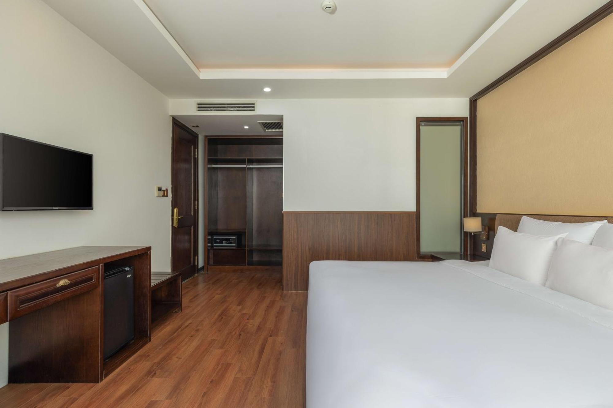 Palazzo Luxury Hotel Da Nang Exterior foto