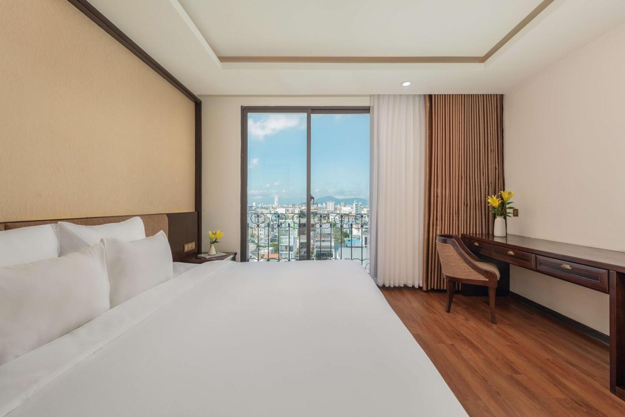 Palazzo Luxury Hotel Da Nang Exterior foto